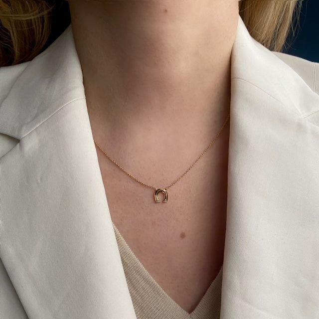 Harwell Godfrey 18k Diamond Tiny Horseshoe Pendant Necklace -16/18