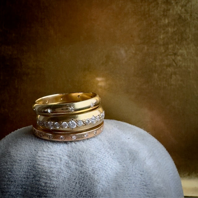 Tura Sugden 18k Yellow Gold 4mm Cloak Band with Diamonds