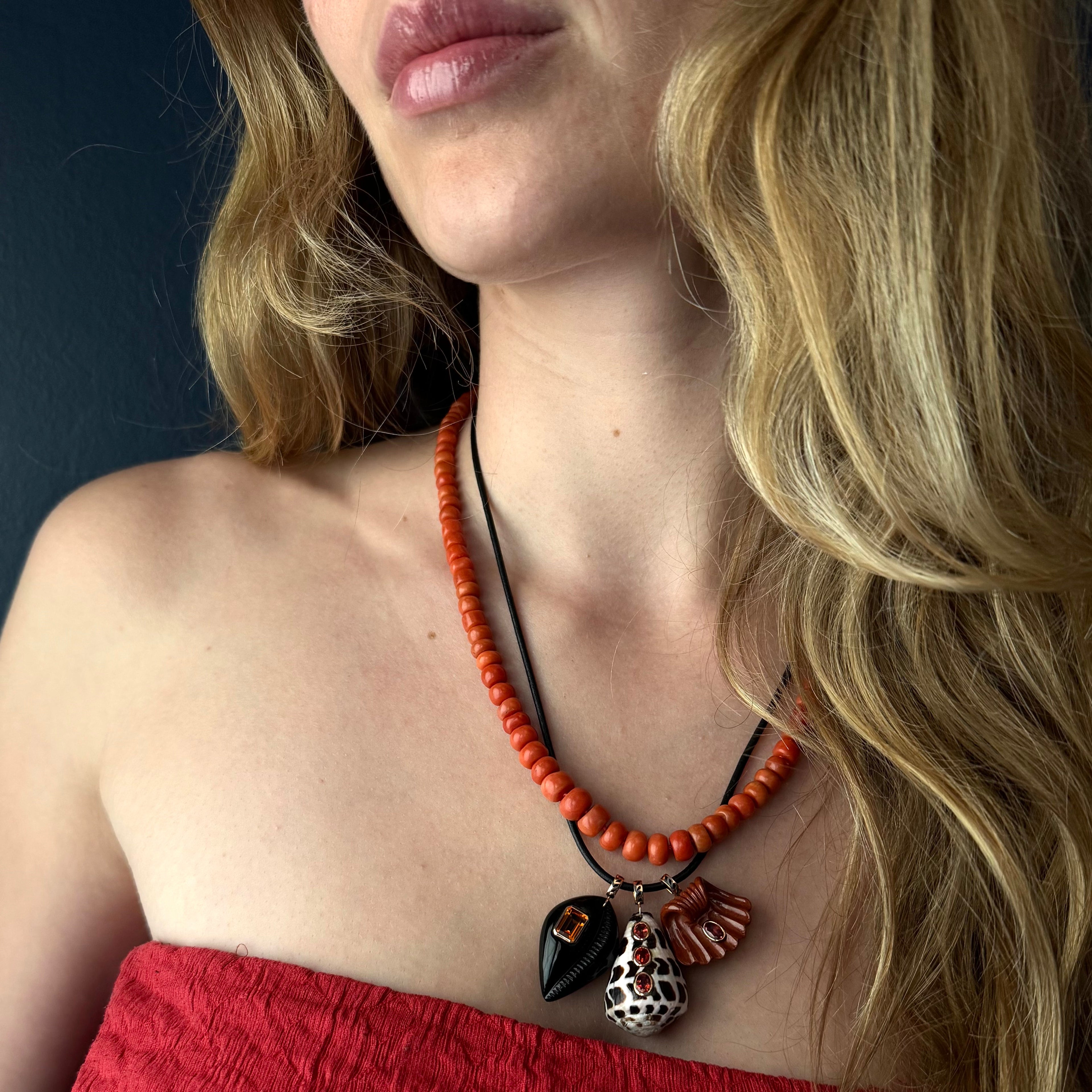 Dezso 18k Onyx Cowry Shell with Emerald Cut Citrine Pendant